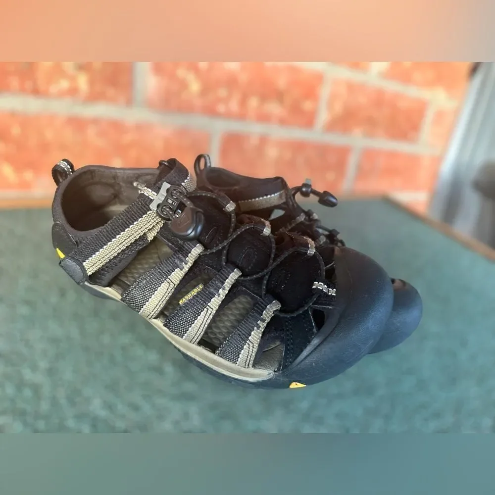 Keen H2 Newport Hard Toe Washable Sandals Size 4 Big Kids